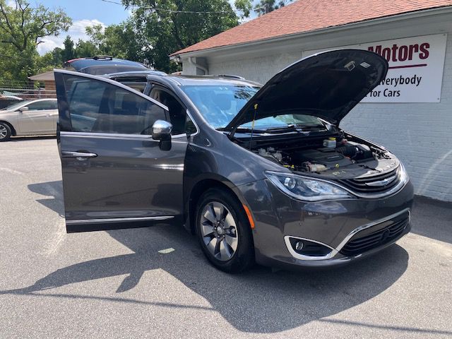 2018 Chrysler Pacifica Image 8