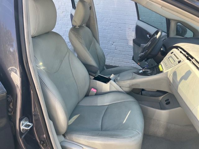 2011 Toyota Prius Image 11