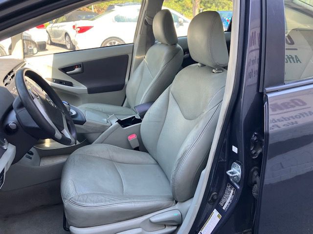 2011 Toyota Prius Image 16