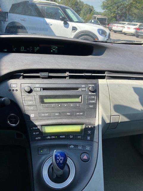 2011 Toyota Prius Image 17