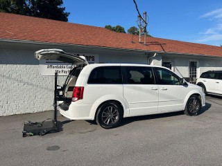 Image for 2017 Dodge Grand Caravan mobility handicap- ID: 6795405