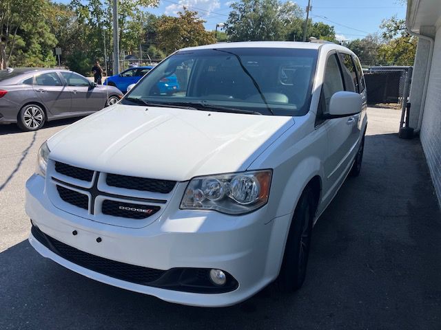 2017 Dodge Grand Caravan Image 3