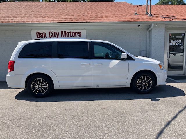 2017 Dodge Grand Caravan Image 5