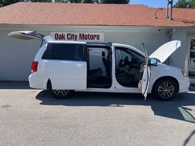 2017 Dodge Grand Caravan Image 10