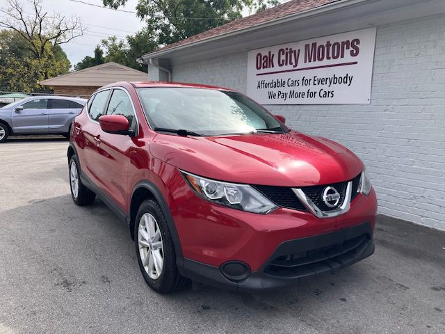 2017 Nissan Rogue Image 1