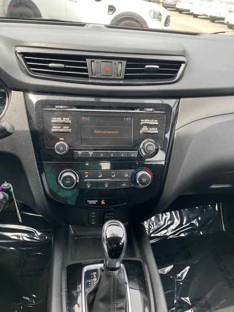 2017 Nissan Rogue Image 17