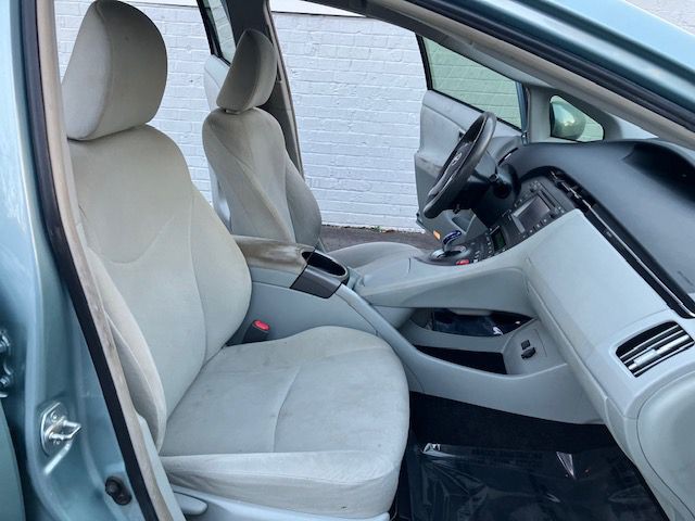 2015 Toyota Prius Image 11