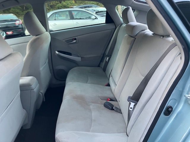 2015 Toyota Prius Image 13