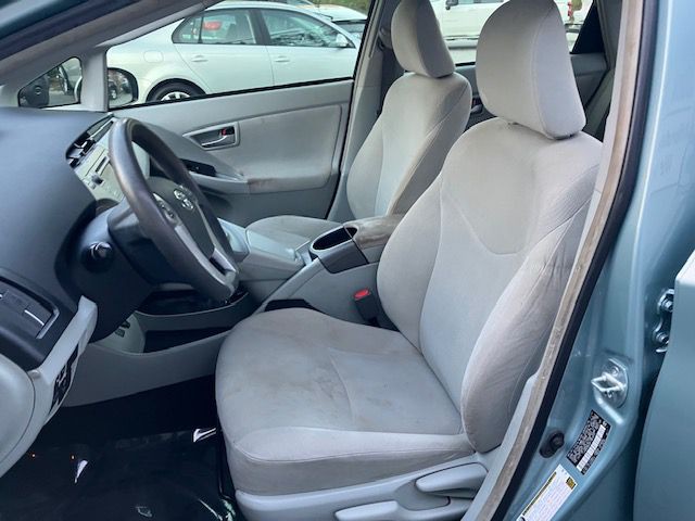 2015 Toyota Prius Image 14