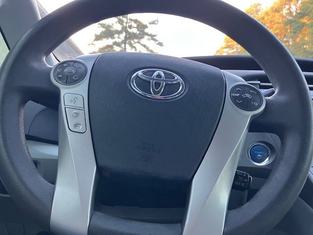 2015 Toyota Prius Image 19