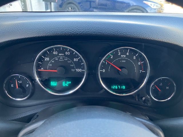 2011 Jeep Wrangler Image 17