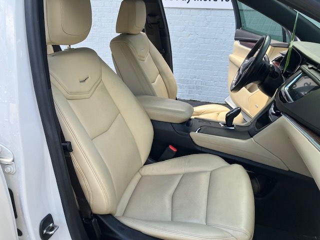 2017 Cadillac XT5 Image 11