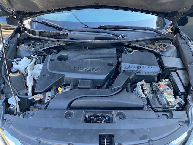 2016 Nissan Altima Image 10