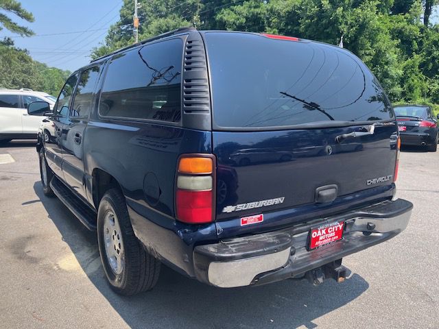 2004 Chevrolet Suburban Image 7