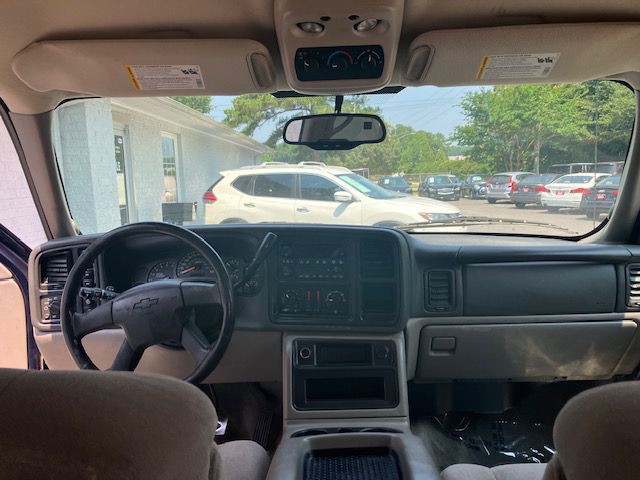 2004 Chevrolet Suburban Image 15