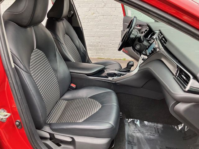 2020 Toyota Camry Image 11