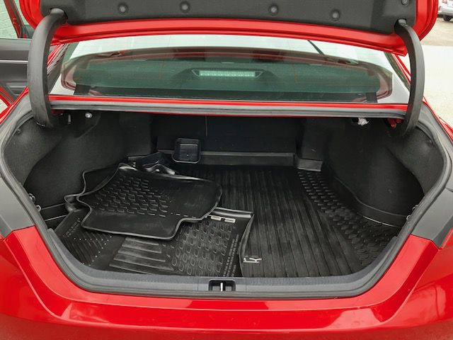 2020 Toyota Camry Image 13