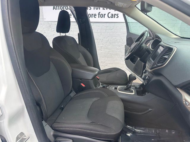 2015 Jeep Cherokee Image 11