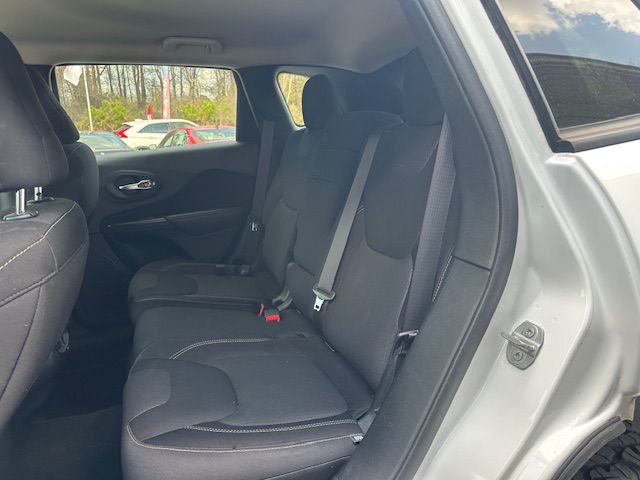 2015 Jeep Cherokee Image 14