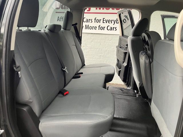 2016 RAM 1500 Image 12