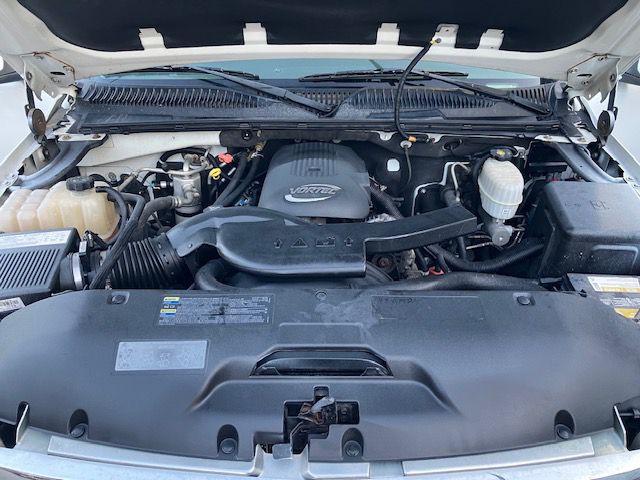 2004 GMC Yukon Image 8