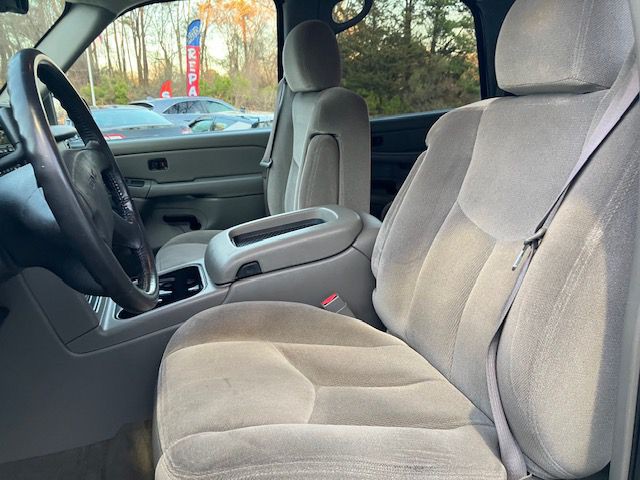 2004 GMC Yukon Image 13