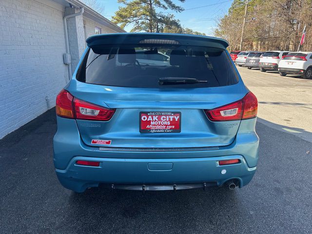 2011 Mitsubishi Outlander Image 6