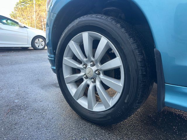 2011 Mitsubishi Outlander Image 20