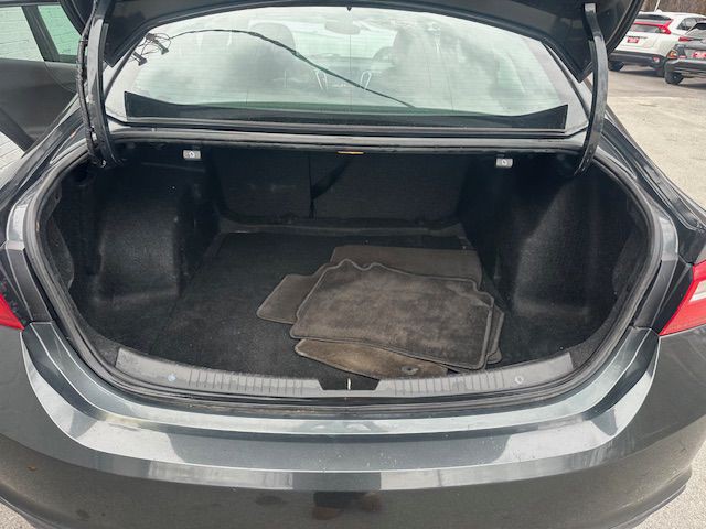 2017 Chevrolet Malibu Image 13