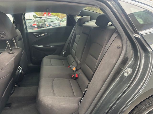 2017 Chevrolet Malibu Image 14