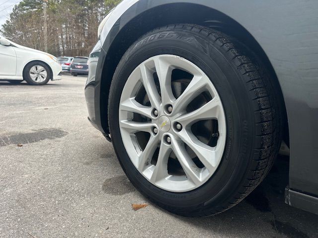 2017 Chevrolet Malibu Image 19