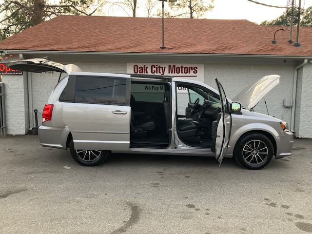 2017 Dodge Grand Caravan Image 9