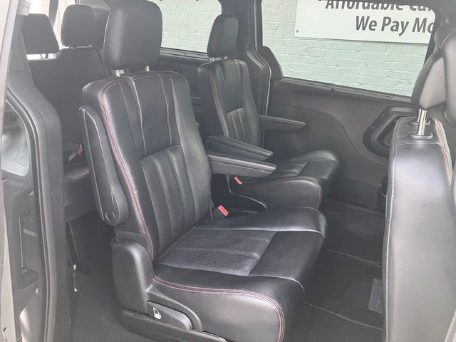 2017 Dodge Grand Caravan Image 12