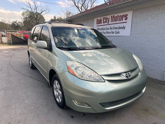 2006 Toyota Sienna Image 1