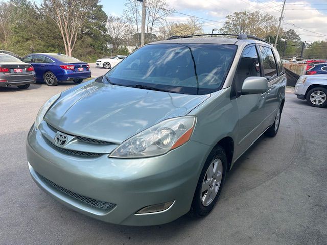 2006 Toyota Sienna Image 2
