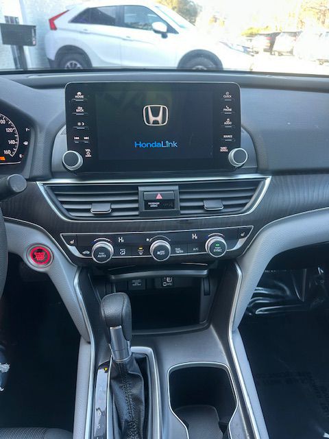 2018 Honda Accord Image 17