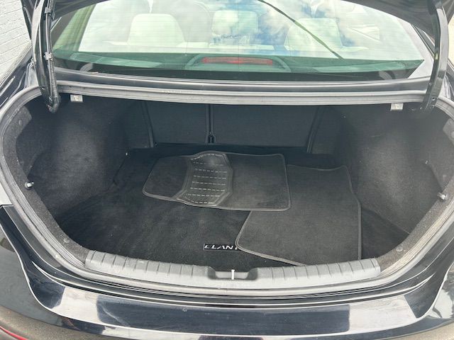 2017 Hyundai Elantra Image 13