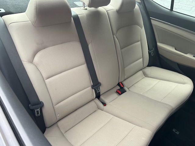 2017 Hyundai Elantra Image 14