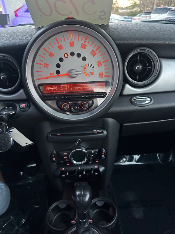 2013 MINI Cooper Image 15