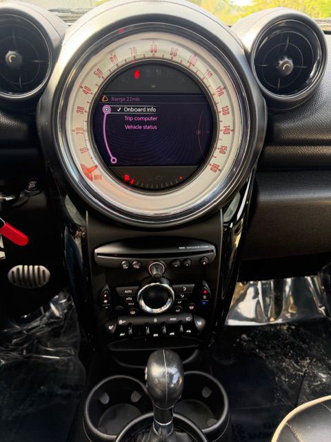 2014 MINI Cooper Image 18