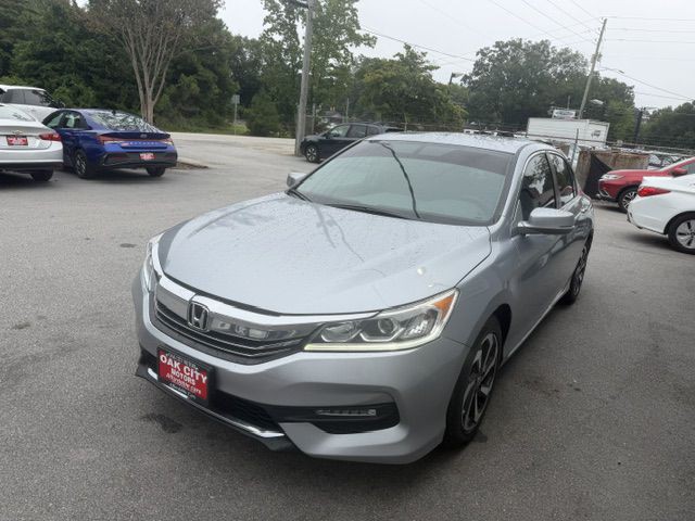 2017 Honda Accord Image 2