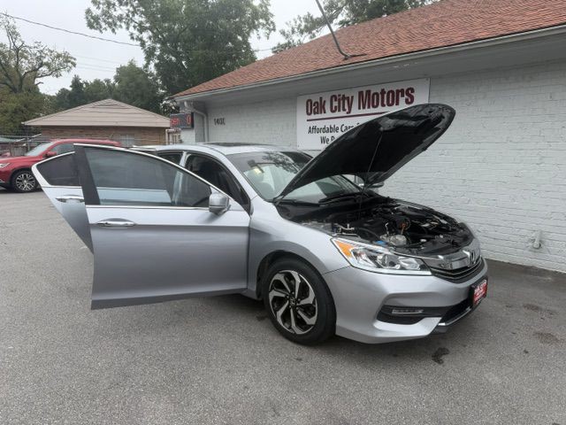 2017 Honda Accord Image 8