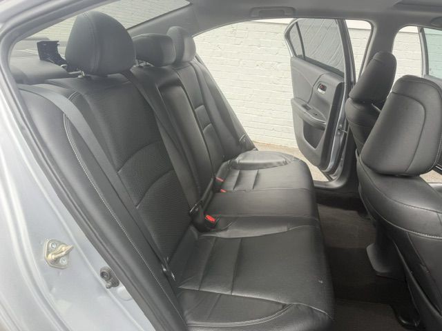 2017 Honda Accord Image 11