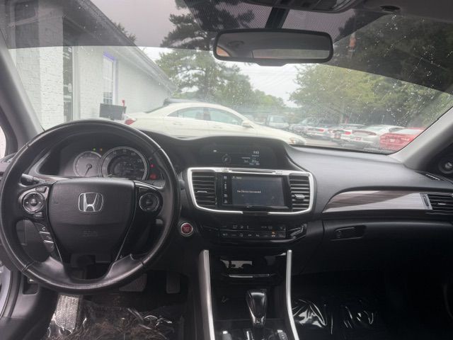 2017 Honda Accord Image 13