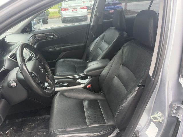 2017 Honda Accord Image 14