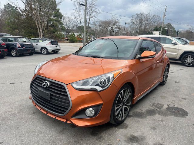 2016 Hyundai Veloster Image 2