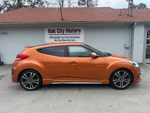 2016 Hyundai Veloster Image 4