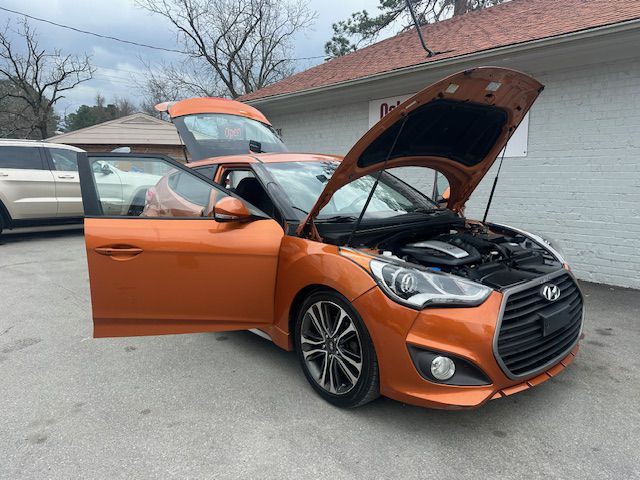 2016 Hyundai Veloster Image 9