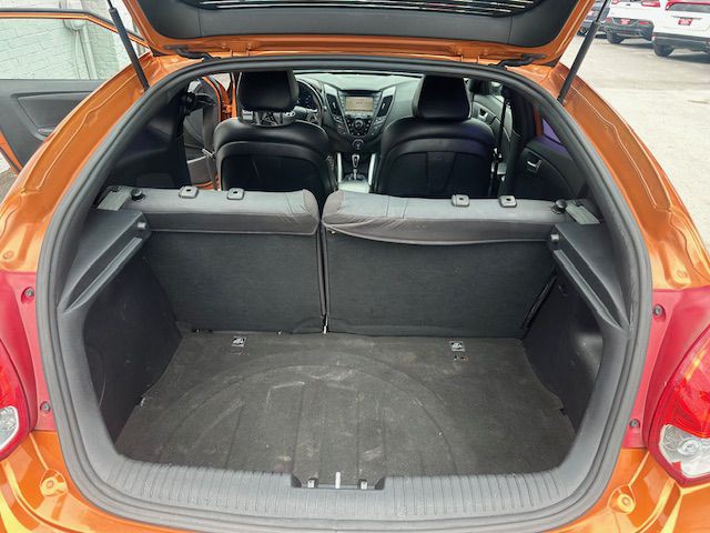 2016 Hyundai Veloster Image 13