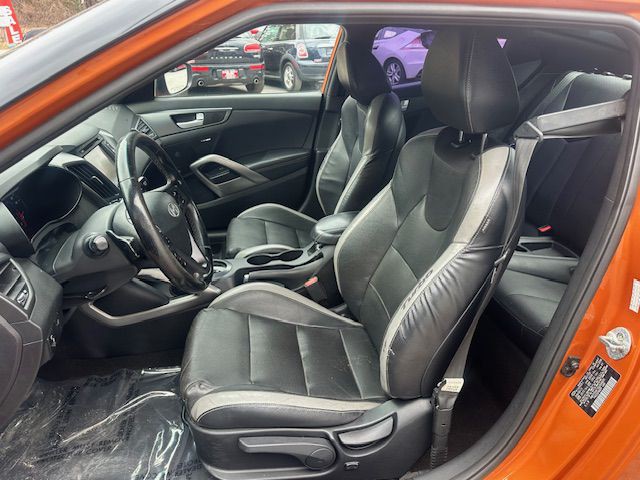 2016 Hyundai Veloster Image 14